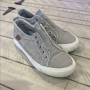 Blowfish Distressed Gray Canvas Shoes